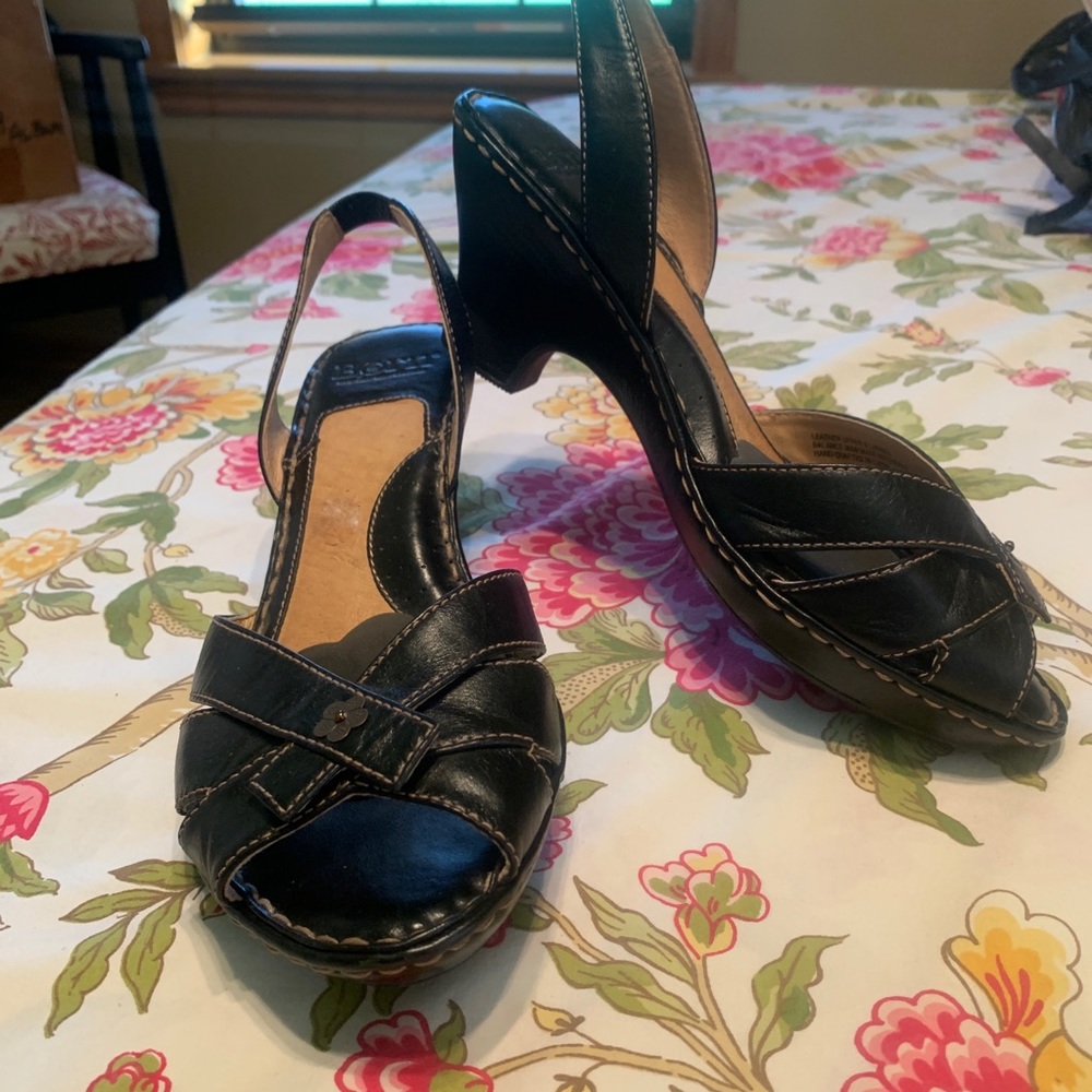 Born Sandals - Picture 2 of 6